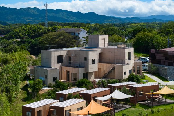 GFC Awajishima Grandesia – de Class Wood Villa (© Kawasumi・Kobayashi Kenji Photograph Office) GFC Awajishima Grandesia – de Class Wood Villa (© Kawasumi・Kobayashi Kenji Photograph Office)