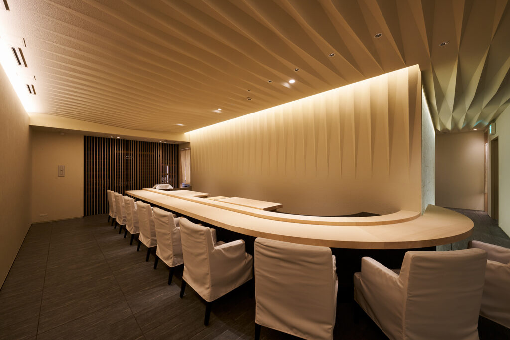 Delis Yokohama Sushi Koizumi | © Kengo Kuma & Associates