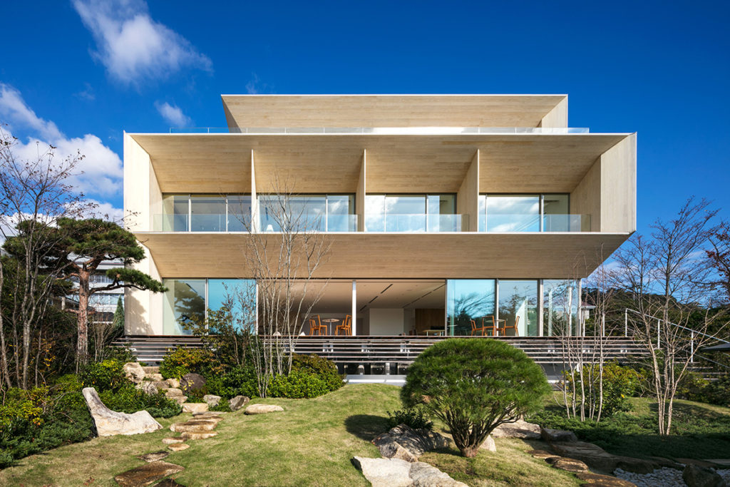 Shiro | © Kawasumi・Kobayashi Kenji Photograph Office