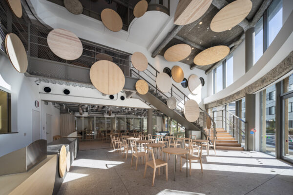 Shibuya SCC Sendagaya Community Center・Harajyuku Kindergarden (© Kawasumi・Kobayashi Kenji Photograph Office) Shibuya SCC Sendagaya Community Center・Harajyuku Kindergarden (© Kawasumi・Kobayashi Kenji Photograph Office)