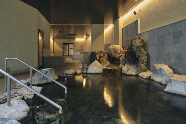 Kushiro Marsh Kayanuma Tourist Accommodation – Pon・Pon Yu (© Riko Okaniwa / Nippon Design Center, Inc) Kushiro Marsh Kayanuma Tourist Accommodation – Pon・Pon Yu (© Riko Okaniwa / Nippon Design Center, Inc)