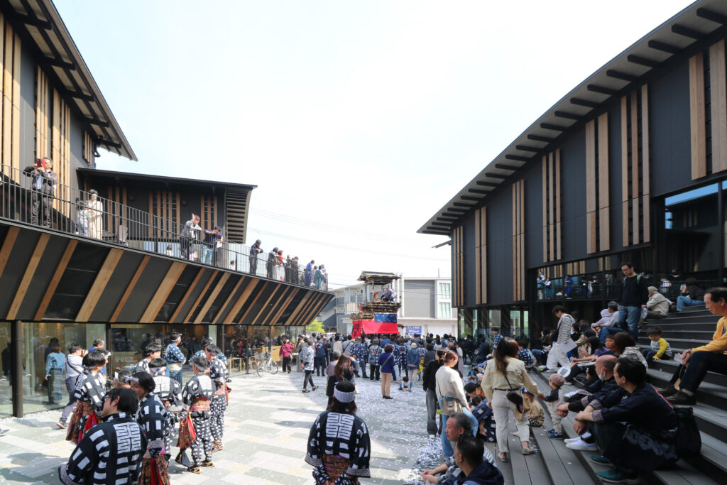Tokai City Forest of Creation Exchange Center | ©Kengo Kuma & Associates