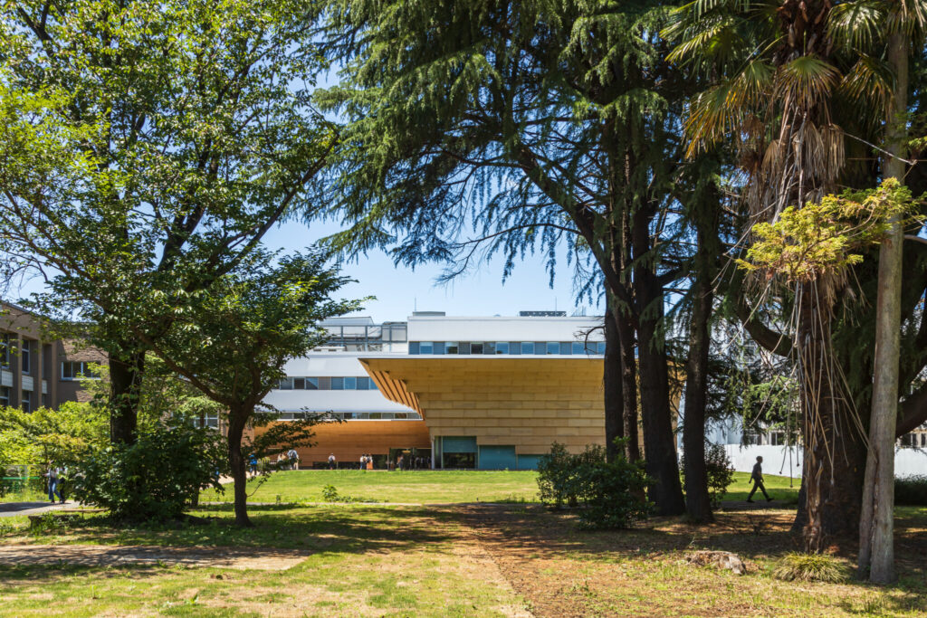 ICU Troyer Memorial Arts and Sciences Hall | © Kawasumi・Kobayashi Kenji Photograph Office