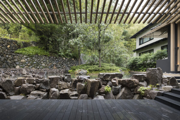 BANYAN TREE HIGASHIYAMA KYOTO (© Nacasa & Partners inc. / designed by Placemedia Landscape & Architectures inc.)