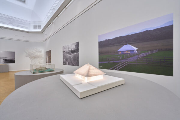 Chemnitz Exhibition (©︎ Kunstsammlungen Chemnitz/ PUNCTUM/ Eik Hentschke) Chemnitz Exhibition (©︎ Kunstsammlungen Chemnitz/ PUNCTUM/ Eik Hentschke)