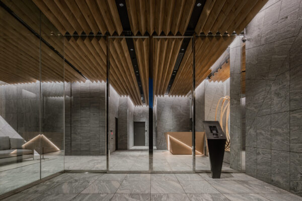 Branz Chiyoda Fujimi (©Keishin Horikoshi/SS) Branz Chiyoda Fujimi (©Keishin Horikoshi/SS)