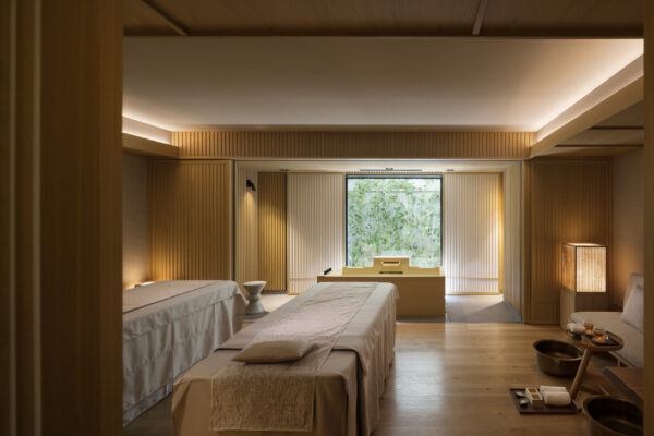 BANYAN TREE HIGASHIYAMA KYOTO (© Nacasa & Partners inc. / designed by DWP International)
