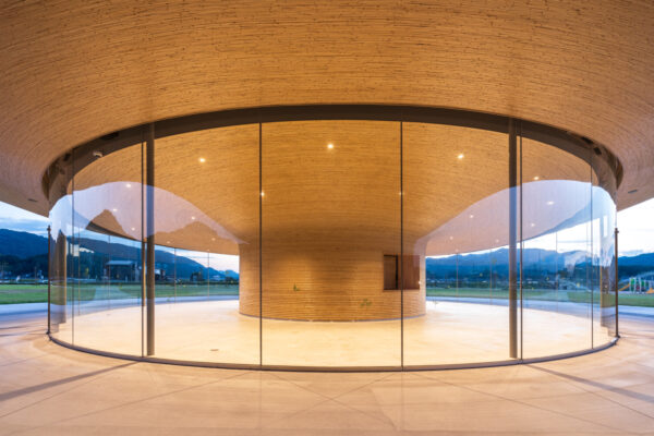 Mabi Reconstruction Disaster Prevention Park – Bamboo Gate (© Kawasumi・Kobayashi Kenji Photograph Office)