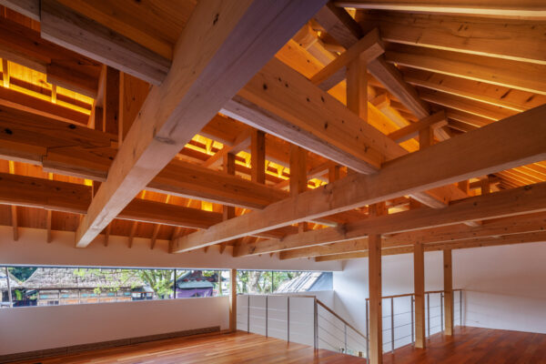 Aoi Aso Shrine / National Treasure Memorial Hall (© Masaki Hamada (kkpo)) Aoi Aso Shrine / National Treasure Memorial Hall (© Masaki Hamada (kkpo))