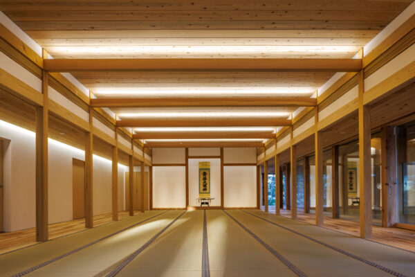 Aoi Aso Shrine / National Treasure Memorial Hall (© Masaki Hamada (kkpo)) Aoi Aso Shrine / National Treasure Memorial Hall (© Masaki Hamada (kkpo))