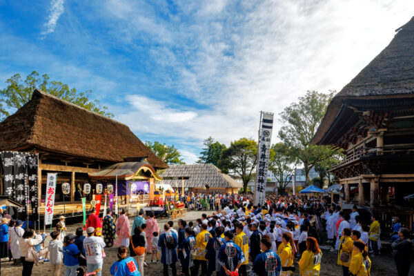 Aoi Aso Shrine / National Treasure Memorial Hall (© Masaki Hamada (kkpo)) Aoi Aso Shrine / National Treasure Memorial Hall (© Masaki Hamada (kkpo))