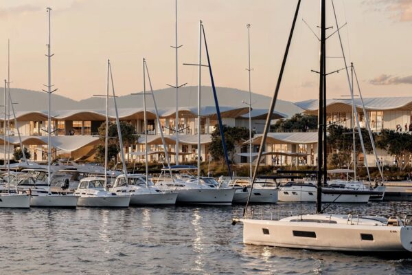 Ellinikon Riviera Galleria (© Bloom) Ellinikon Riviera Galleria (© Bloom)