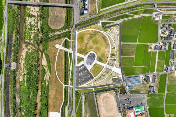 Mabi Reconstruction Disaster Prevention Park – Bamboo Gate (© Kawasumi・Kobayashi Kenji Photograph Office)