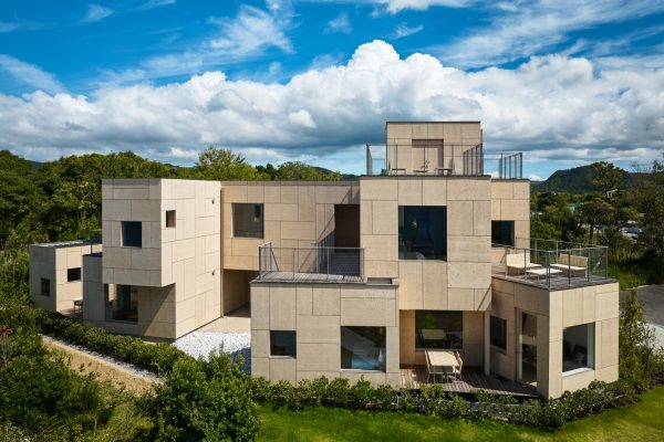 GFC Awajishima Grandesia – de Class Wood Villa (© Kawasumi・Kobayashi Kenji Photograph Office) GFC Awajishima Grandesia – de Class Wood Villa (© Kawasumi・Kobayashi Kenji Photograph Office)