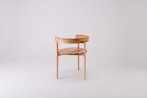 Akane (© ESTORAGE CO.,Ltd.)