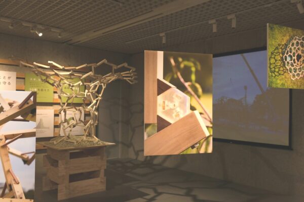 Moction 4th Anniversary Exhibition (©Kengo Kuma & Associates)