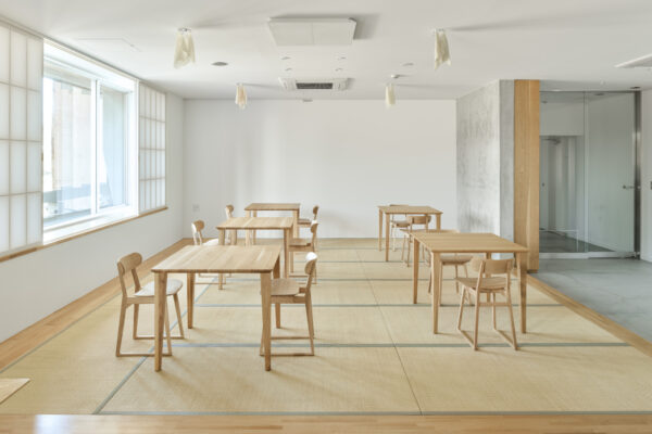 Kushiro Marsh Kayanuma Tourist Accommodation – Pon・Pon Yu (© Riko Okaniwa / Nippon Design Center, Inc) Kushiro Marsh Kayanuma Tourist Accommodation – Pon・Pon Yu (© Riko Okaniwa / Nippon Design Center, Inc)