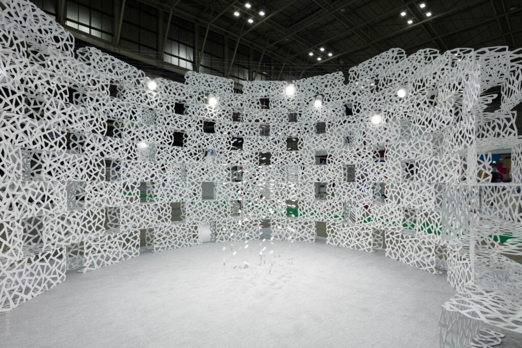 Ireko | © Takumi Ota