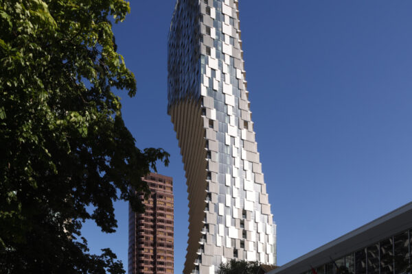 1550 Alberni Street Tower (© Ema Peter) 1550 Alberni Street Tower (© Ema Peter)